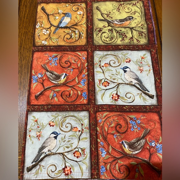 Table Runner w/Squares of Birds Different Color Backgrounds. Cotton Hand Made EC - Picture 10 of 16